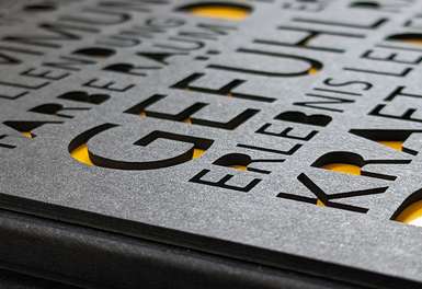 Laserstanzung auf Buchcover