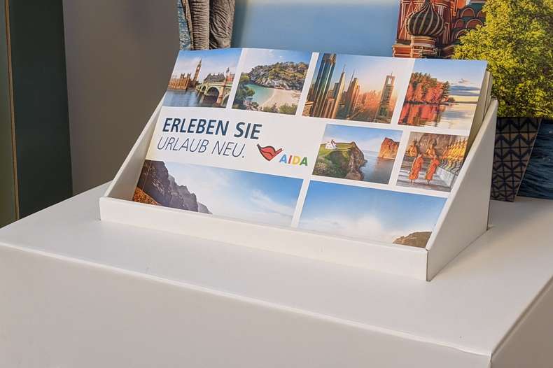 AIDA Bodensteller für Kataloge