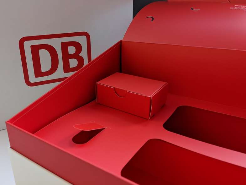 DB-Kartonage Innensicht auf Inlaykonstruktion - Hersteller Kartonagen Magnetverschluss