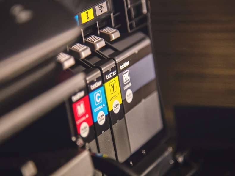 Farbkartuschen am Drucker