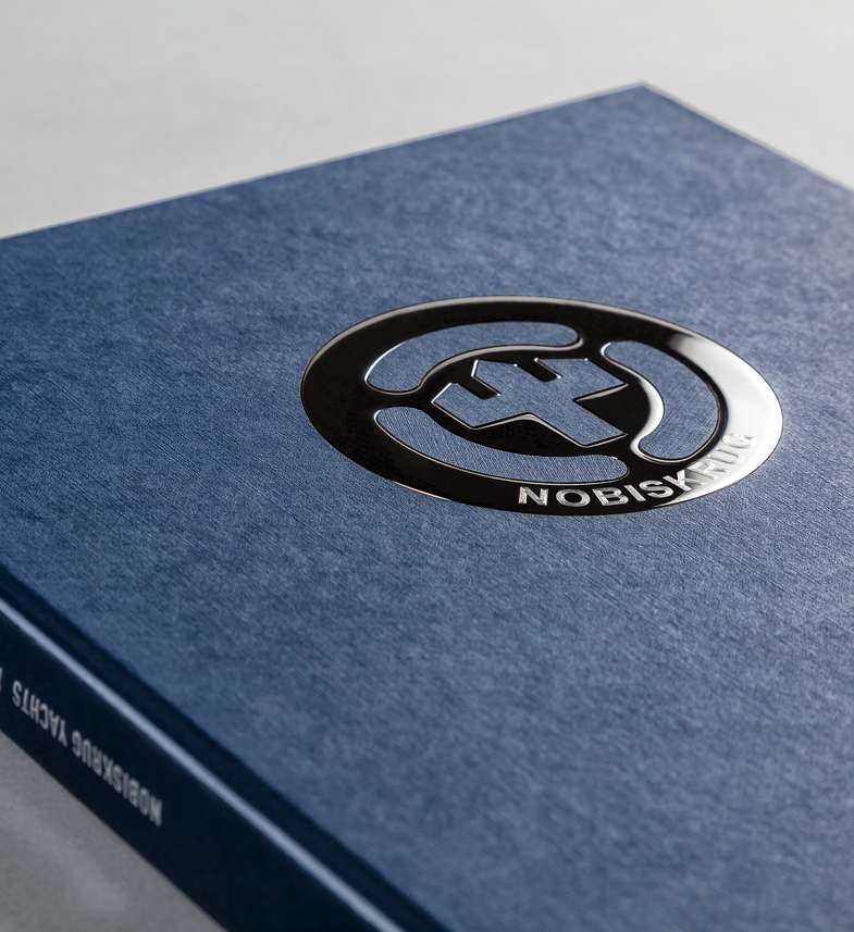 Buch mit Metalleinsatz Buch mit Metalleinsatz