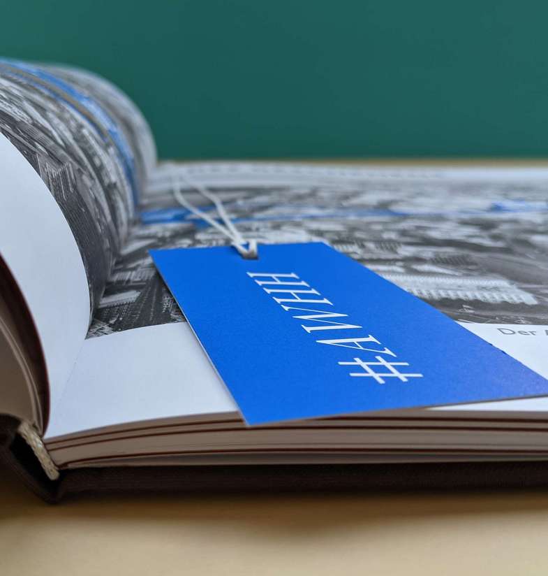 Buch mit Lesezeichen Buch mit Lesezeichen