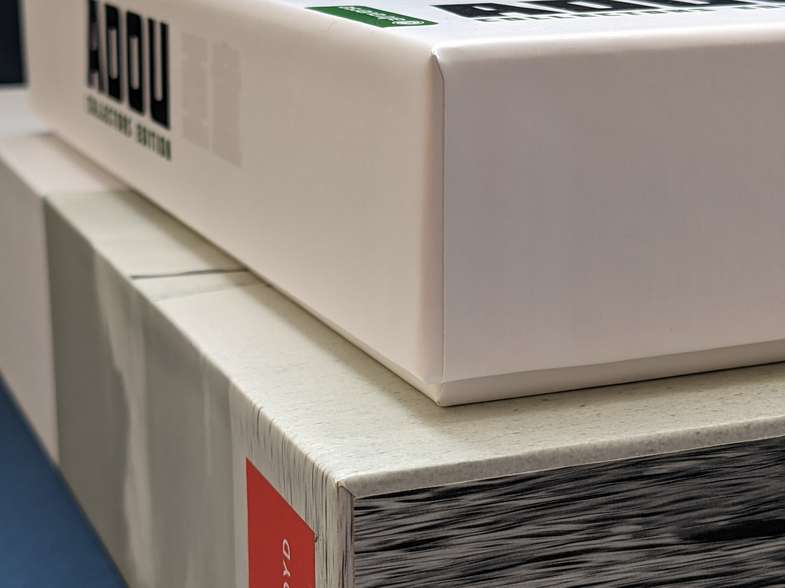 Buch und Sammelschuber Buch und Sammelschuber, Nahaufnahme - Stehsammler Schuber