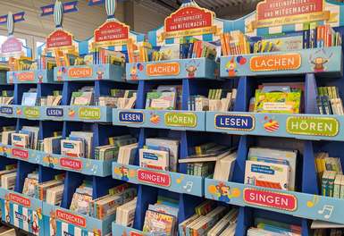 Bodendisplay Konfektionierung-2 von Langebartes + Jürgens Hamburg GmbH