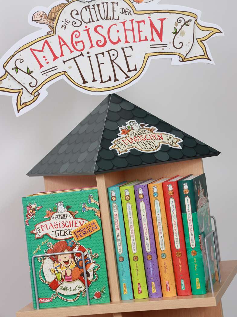 Holzdisplay mit Karton Topschild