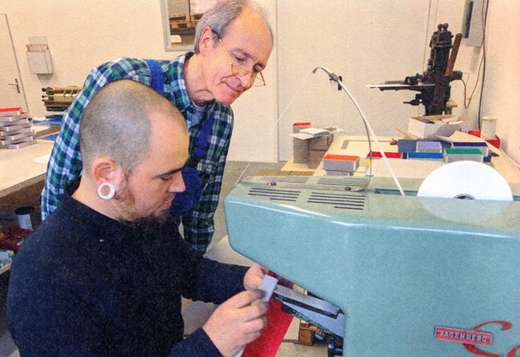 Bezugskartonage Handarbeit von Langebartes + Jürgens Hamburg GmbH