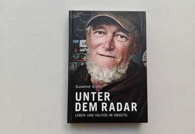 Unter dem Radar Buch von Langebartes + Jürgens Hamburg GmbH