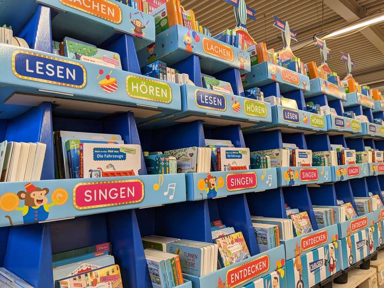 Bodendisplay Konfektionierung von Langebartes + Jürgens Hamburg GmbH