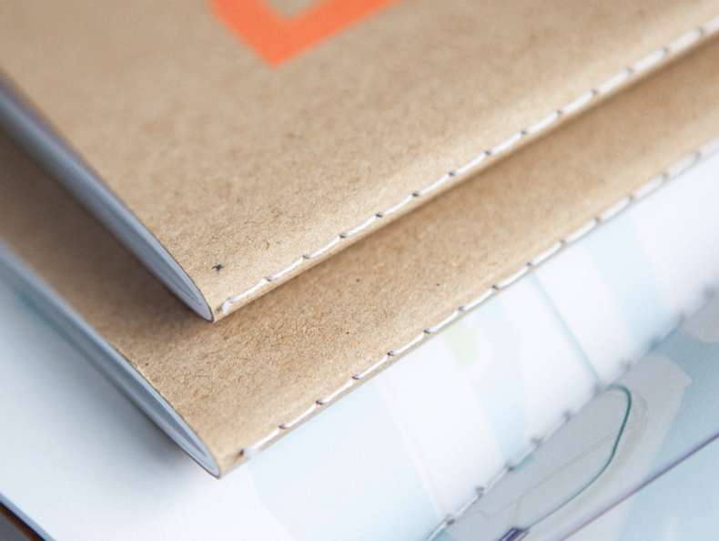 Broschüren mit Fadenheftung