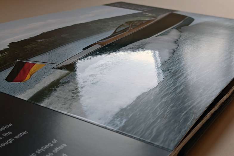 Broschüre mit UV-Lack Broschüre mit UV-Lack
